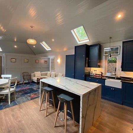 Gem In Connemara Flat Apartamento Oughterard Exterior foto