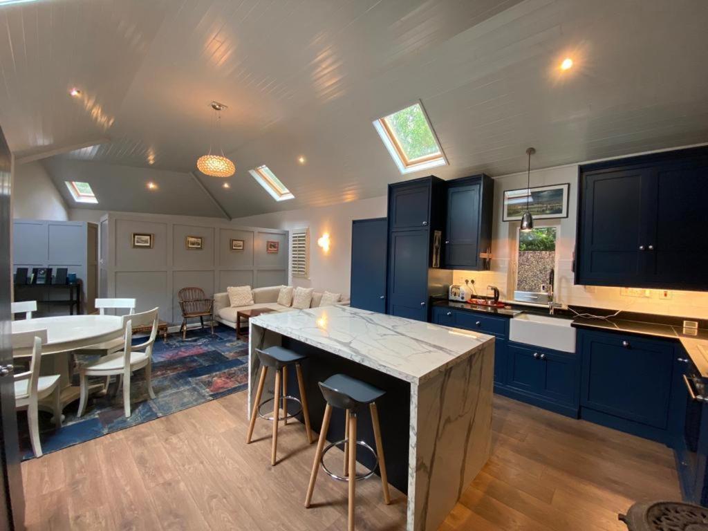 Gem In Connemara Flat Apartamento Oughterard Exterior foto